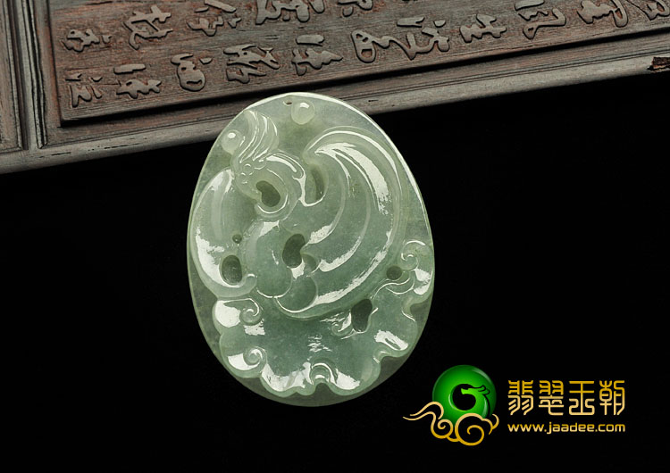 糯冰种晴水缅甸翡翠A货飞龙在天挂件