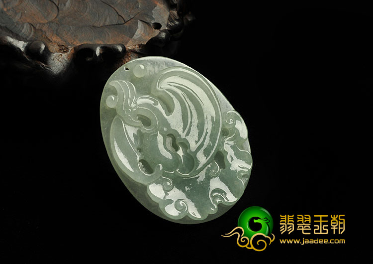 糯冰种晴水缅甸翡翠A货飞龙在天挂件