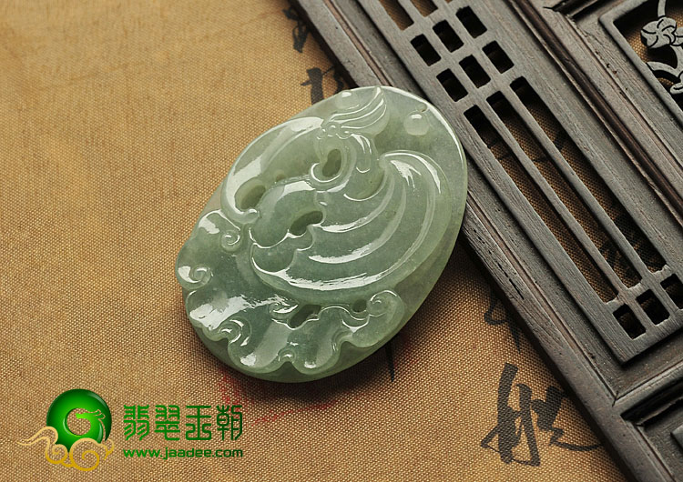 糯冰种晴水缅甸翡翠A货飞龙在天挂件