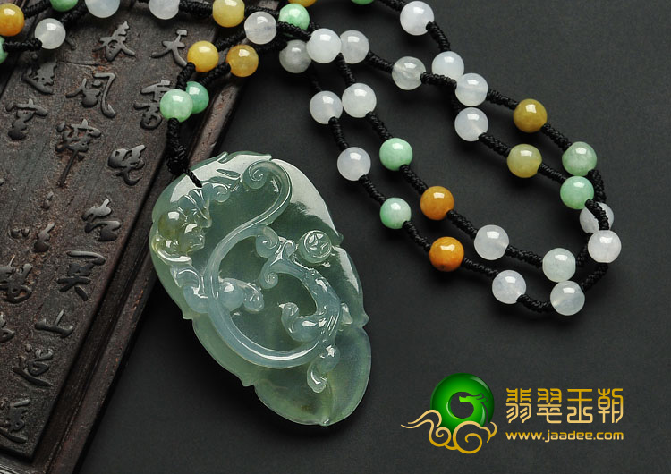 糯冰种晴水缅甸翡翠A货一夜成龙挂件