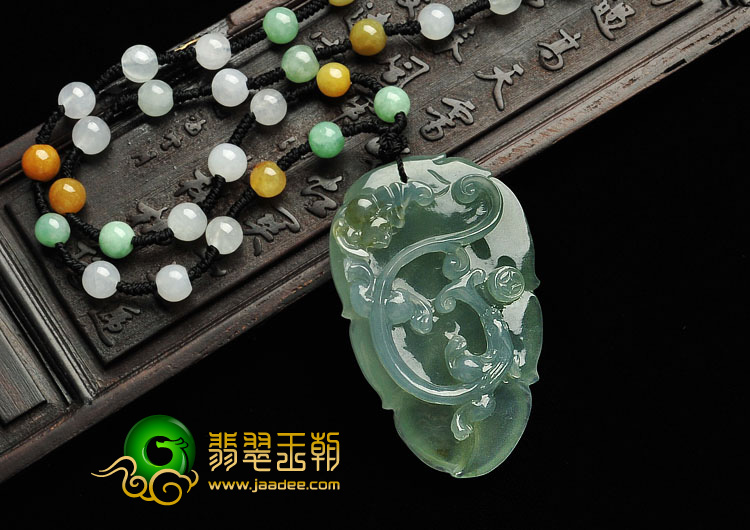 糯冰种晴水缅甸翡翠A货一夜成龙挂件