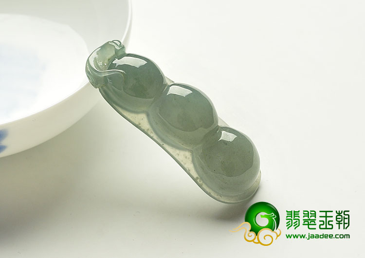 糯冰种晴水缅甸翡翠A货四季豆挂件