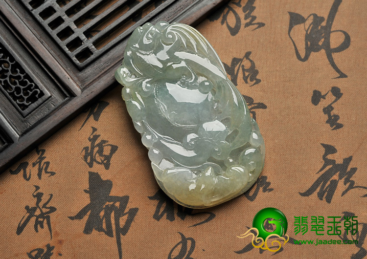 糯冰种晴水略飘花缅甸翡翠A货飞龙在天挂件