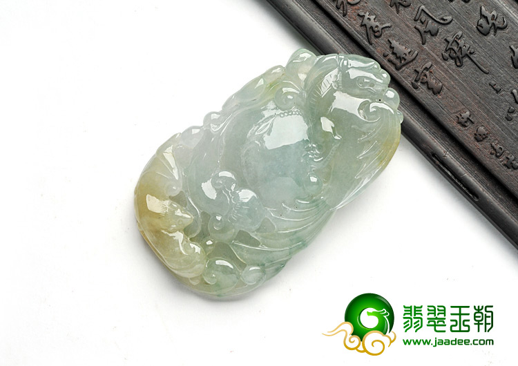 糯冰种晴水略飘花缅甸翡翠A货飞龙在天挂件