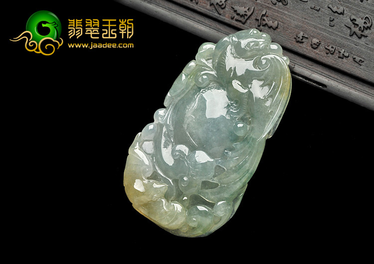 糯冰种晴水略飘花缅甸翡翠A货飞龙在天挂件