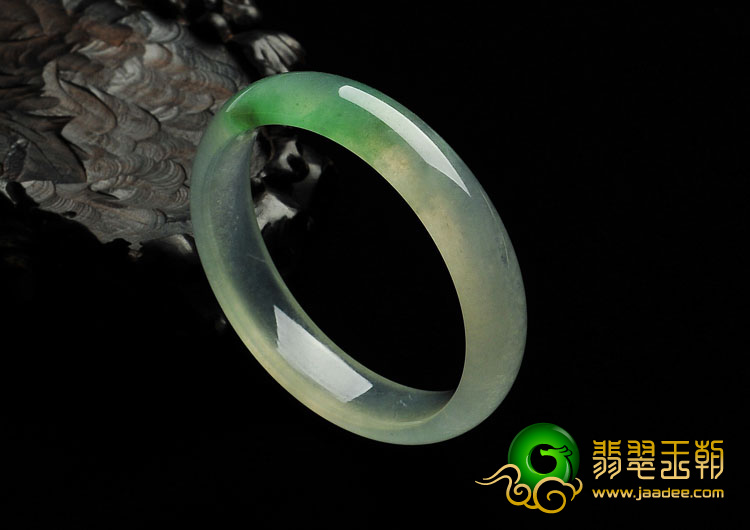 冰玻种翠色缅甸翡翠A货手镯（54.2mm）