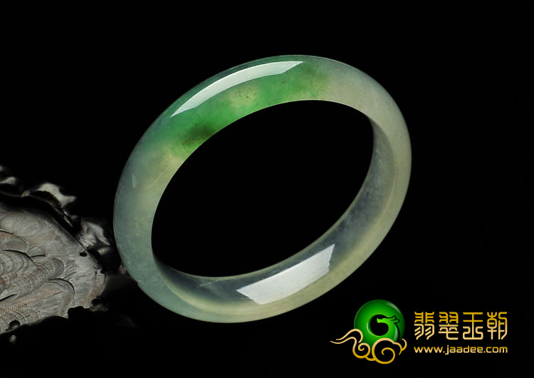 冰玻种翠色缅甸翡翠A货手镯（54.2mm）