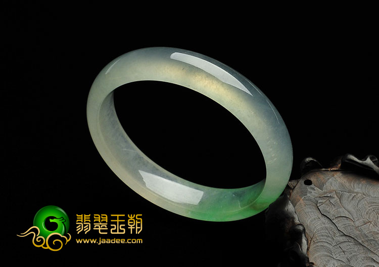冰玻种翠色缅甸翡翠A货手镯（54.2mm）