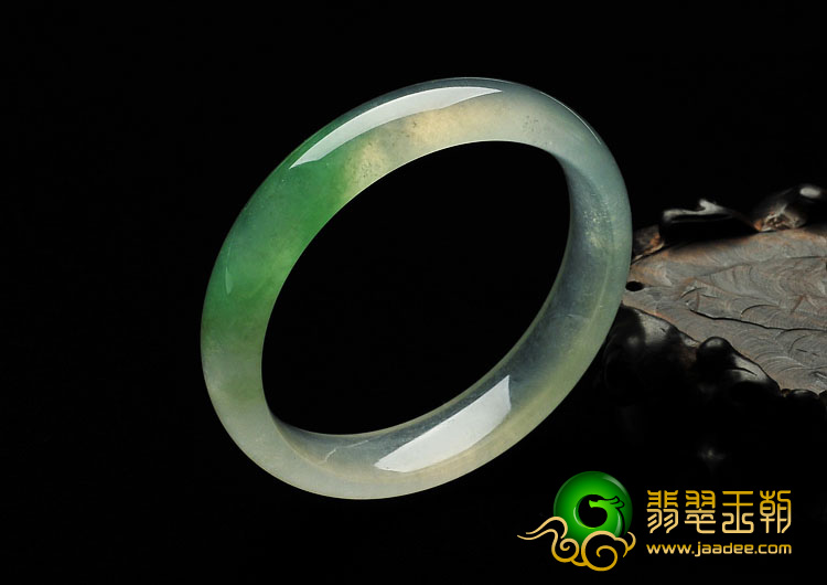 冰玻种翠色缅甸翡翠A货手镯（54.2mm）