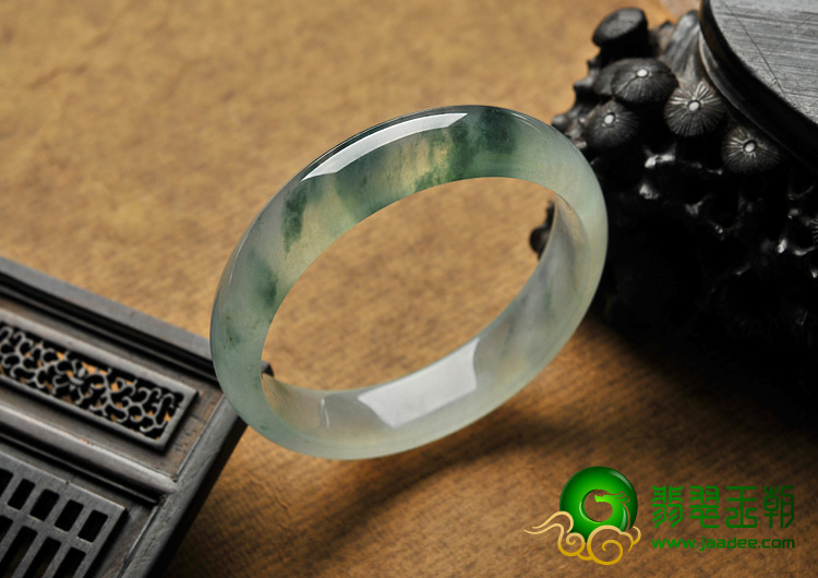 冰种飘花缅甸翡翠A货手镯（57.8mm）