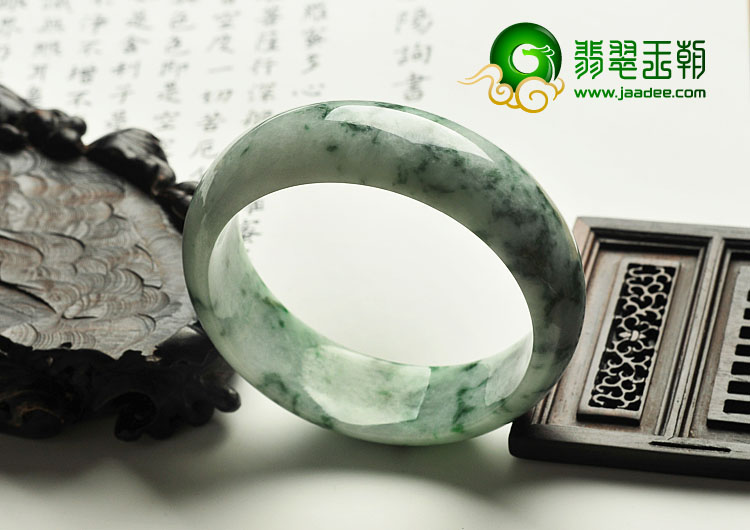 细糯种飘花缅甸翡翠A货手镯（57mm）