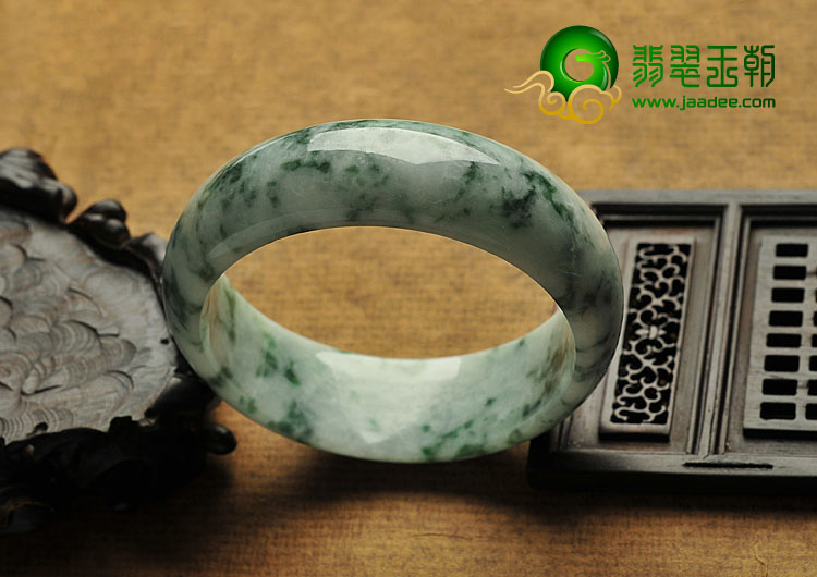 细糯种飘花缅甸翡翠A货手镯（57mm）