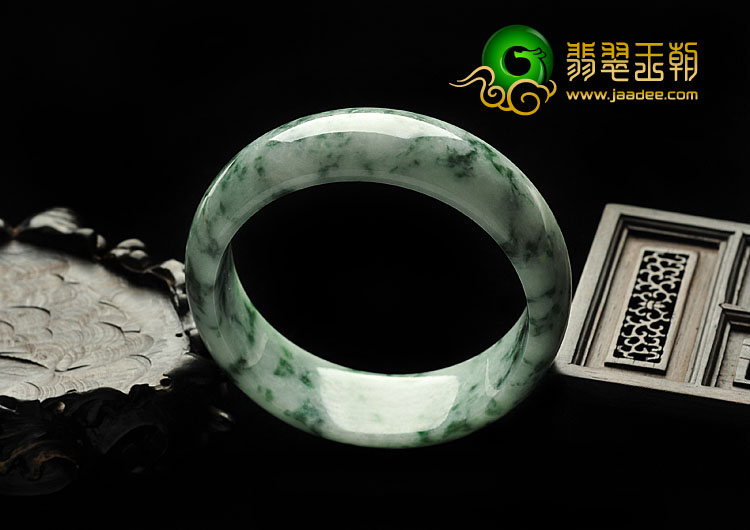 细糯种飘花缅甸翡翠A货手镯（57mm）