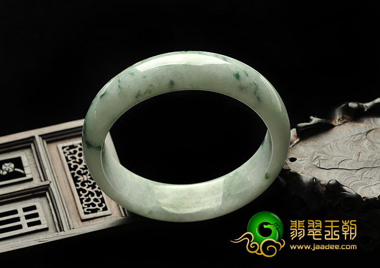 细糯种飘花缅甸翡翠A货手镯（60mm）