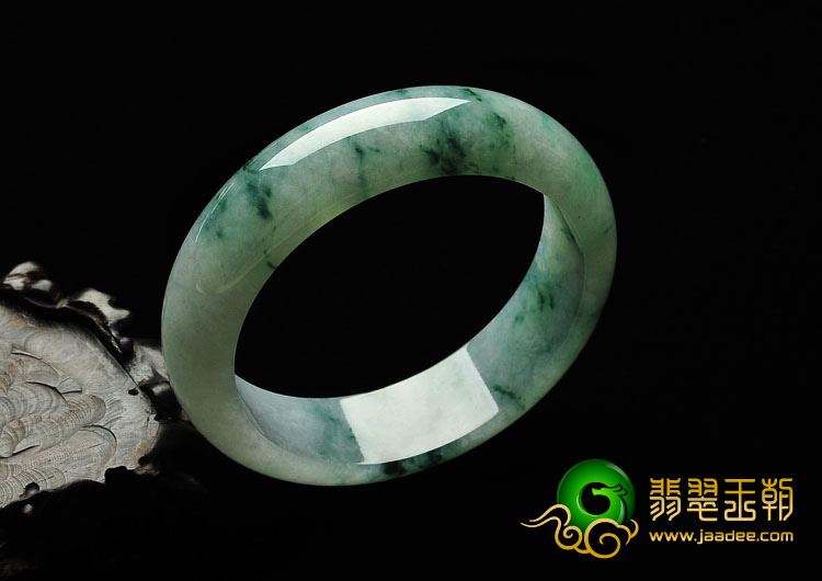 糯冰种飘花缅甸翡翠A货手镯（58.8mm）