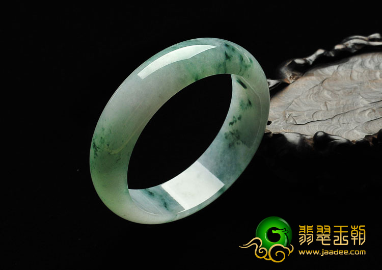糯冰种飘花缅甸翡翠A货手镯（59.7mm）