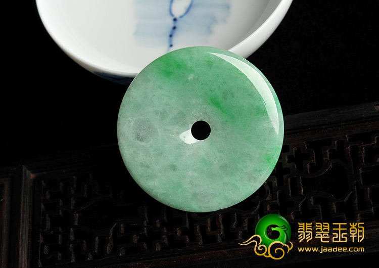 糯冰种翠色缅甸翡翠A货平安扣挂件