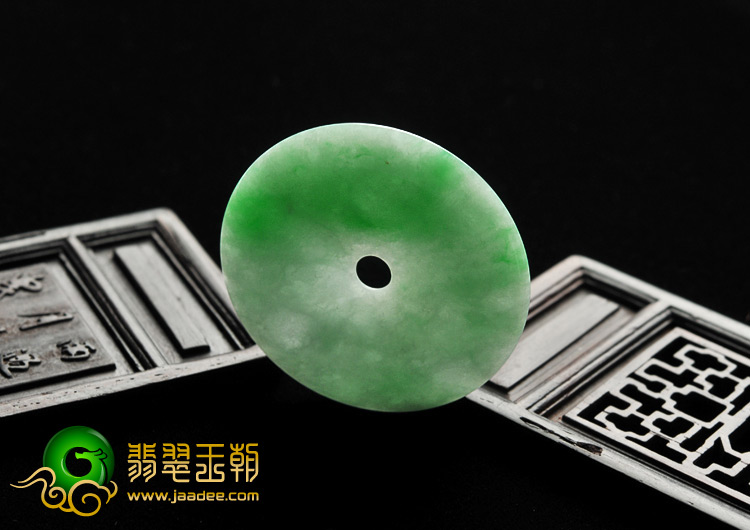 糯冰种翠色缅甸翡翠A货平安扣挂件