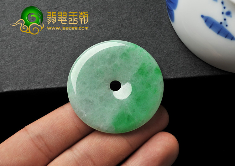 糯冰种翠色缅甸翡翠A货平安扣挂件