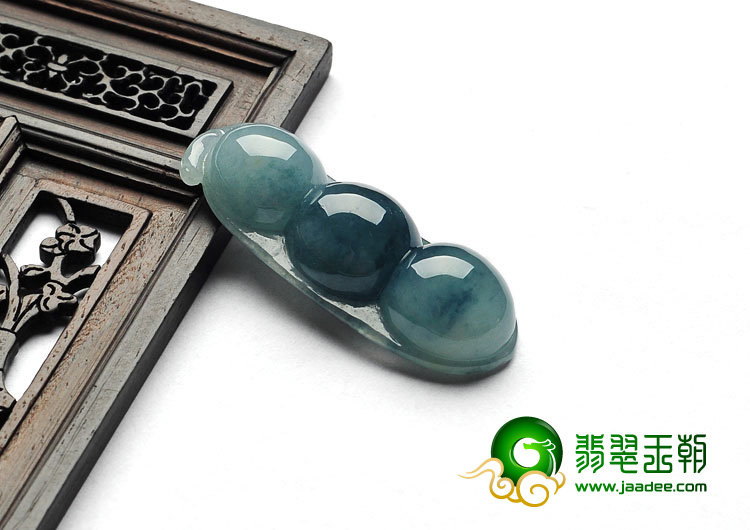 糯冰种飘花缅甸翡翠A货四季豆挂件