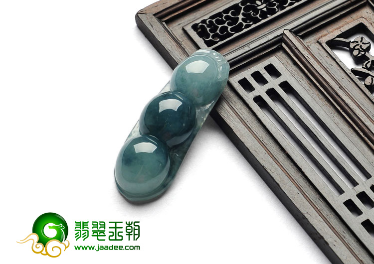 糯冰种飘花缅甸翡翠A货四季豆挂件