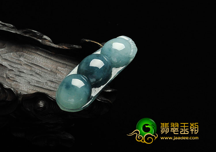 糯冰种飘花缅甸翡翠A货四季豆挂件