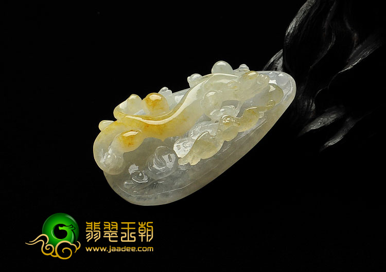 冰种黄翡缅甸翡翠A货螭龙挂件