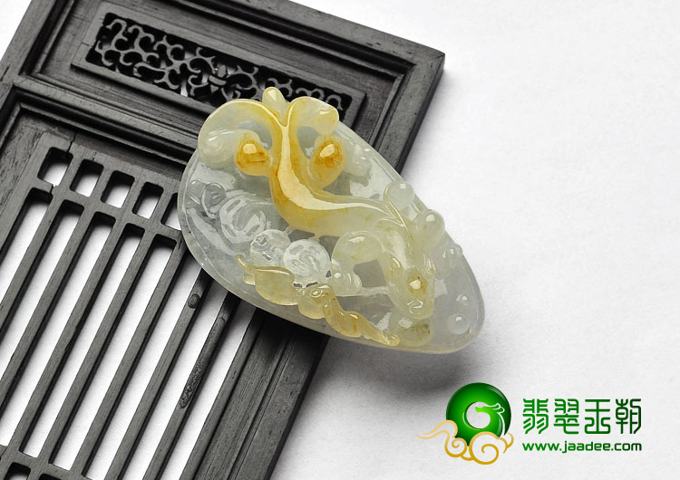 冰种黄翡缅甸翡翠A货螭龙挂件