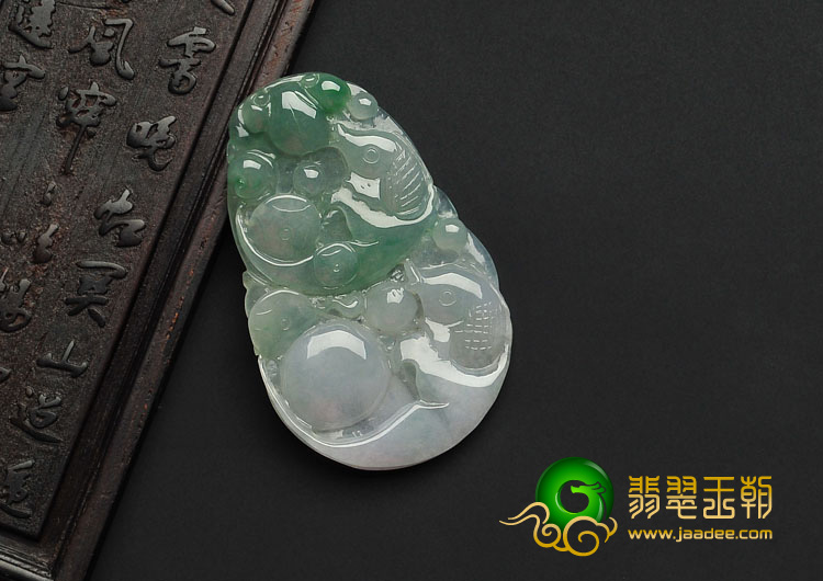 冰种飘花缅甸翡翠A货年年有余挂件