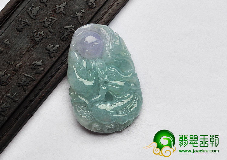 糯冰种晴水缅甸翡翠A货龙戏珠挂件