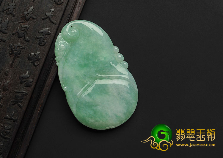 糯冰种豆色缅甸翡翠A货玉兰花挂件