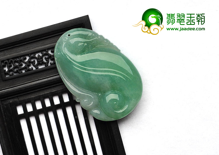 糯冰种豆色缅甸翡翠A货如意挂件