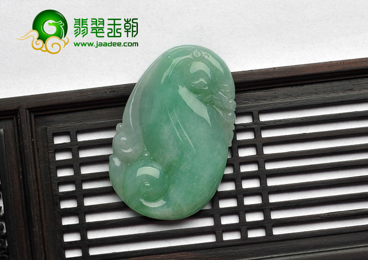 糯冰种豆色缅甸翡翠A货如意挂件