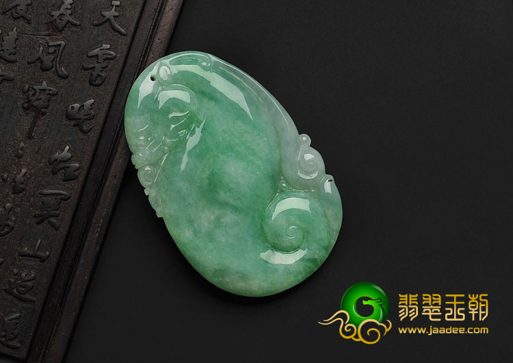 糯冰种豆色缅甸翡翠A货如意挂件