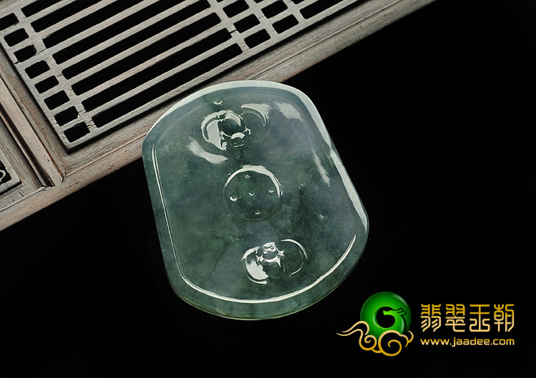 冰种飘花缅甸翡翠A货貔貅牌挂件