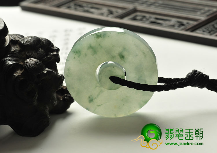 糯冰种飘花缅甸翡翠A货平安扣挂件