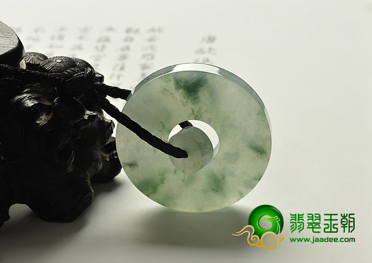 糯冰种飘花缅甸翡翠A货平安扣挂件