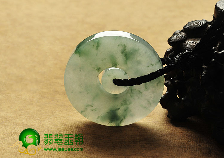 糯冰种飘花缅甸翡翠A货平安扣挂件