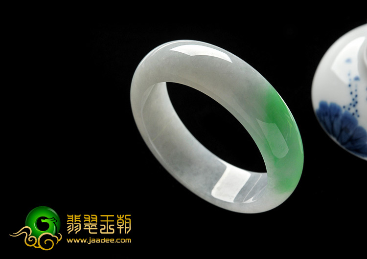 糯冰种翠色缅甸翡翠A货手镯（58.8mm）