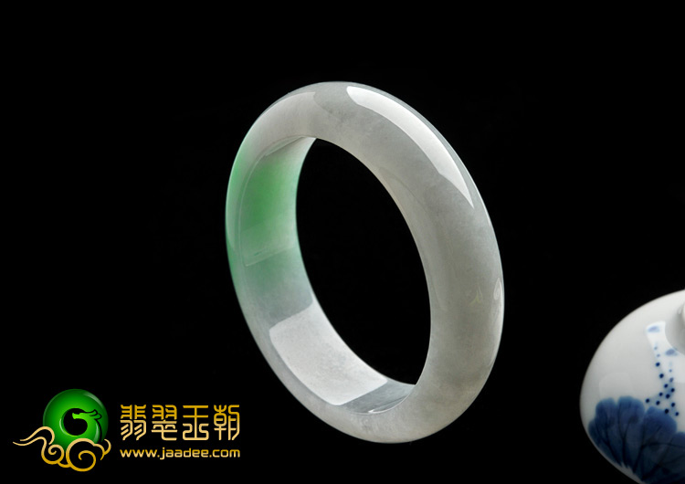 糯冰种翠色缅甸翡翠A货手镯（58.8mm）