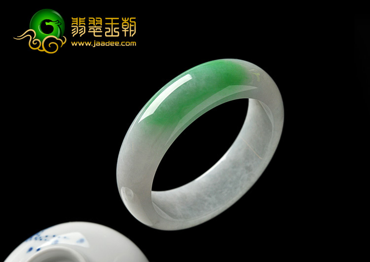 糯冰种翠色缅甸翡翠A货手镯（58.8mm）