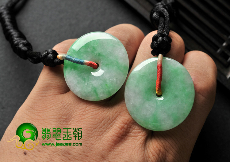 糯冰种翠色缅甸翡翠A货平安扣挂件（一对）