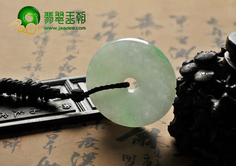 糯冰种豆色缅甸翡翠A货平安扣挂件
