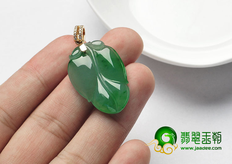 冰种飘翠缅甸翡翠A货叶子挂件