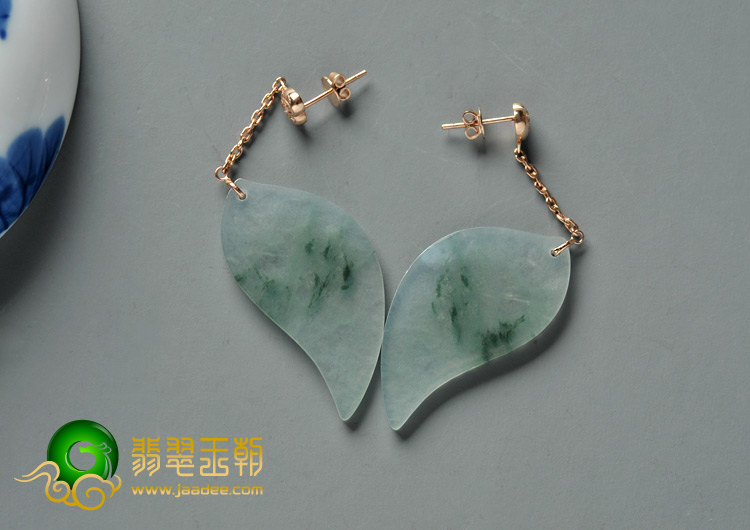 冰种飘花缅甸翡翠A货随形耳坠