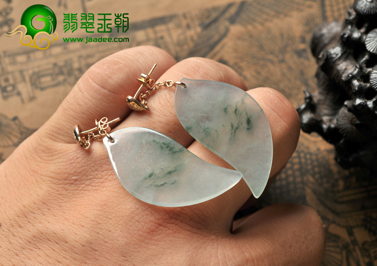 冰种飘花缅甸翡翠A货随形耳坠