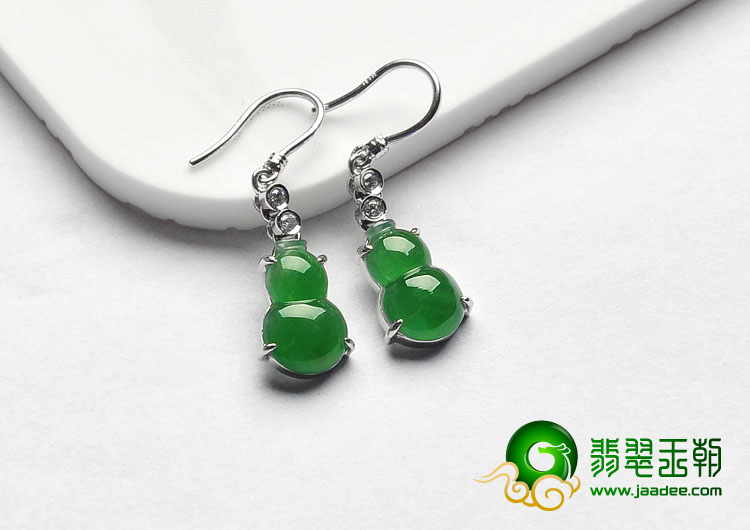 冰种正阳绿缅甸翡翠A货镶白金葫芦耳坠（真钻）