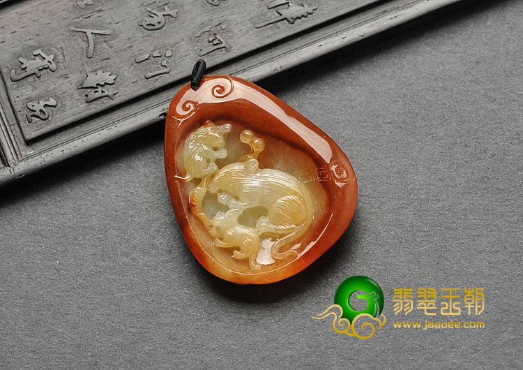 糯冰种红翡缅甸翡翠A货玉鼠运财挂件