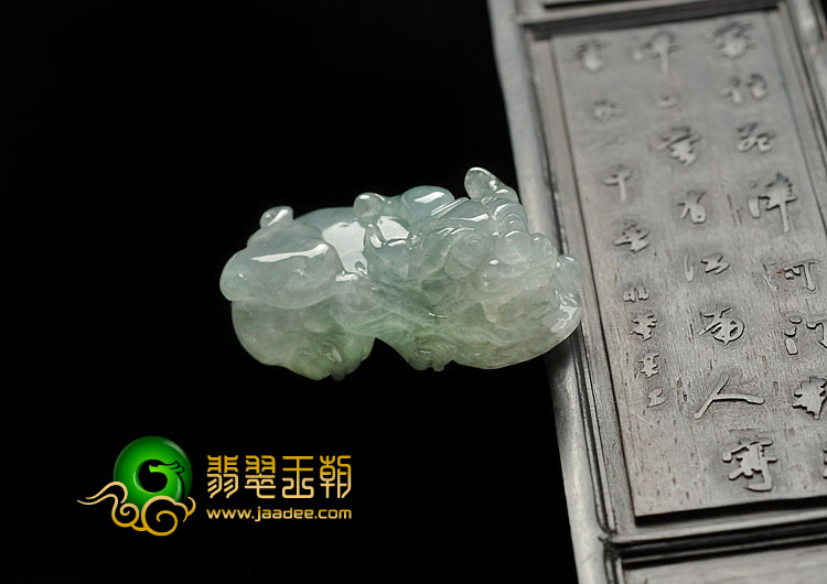 冰种晴水缅甸翡翠A货貔貅挂件