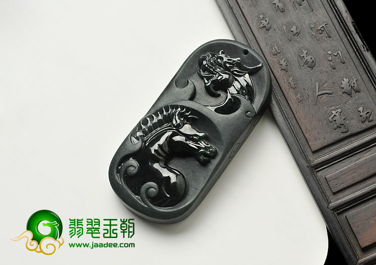 冰种墨翠缅甸翡翠A货龙马精神挂件